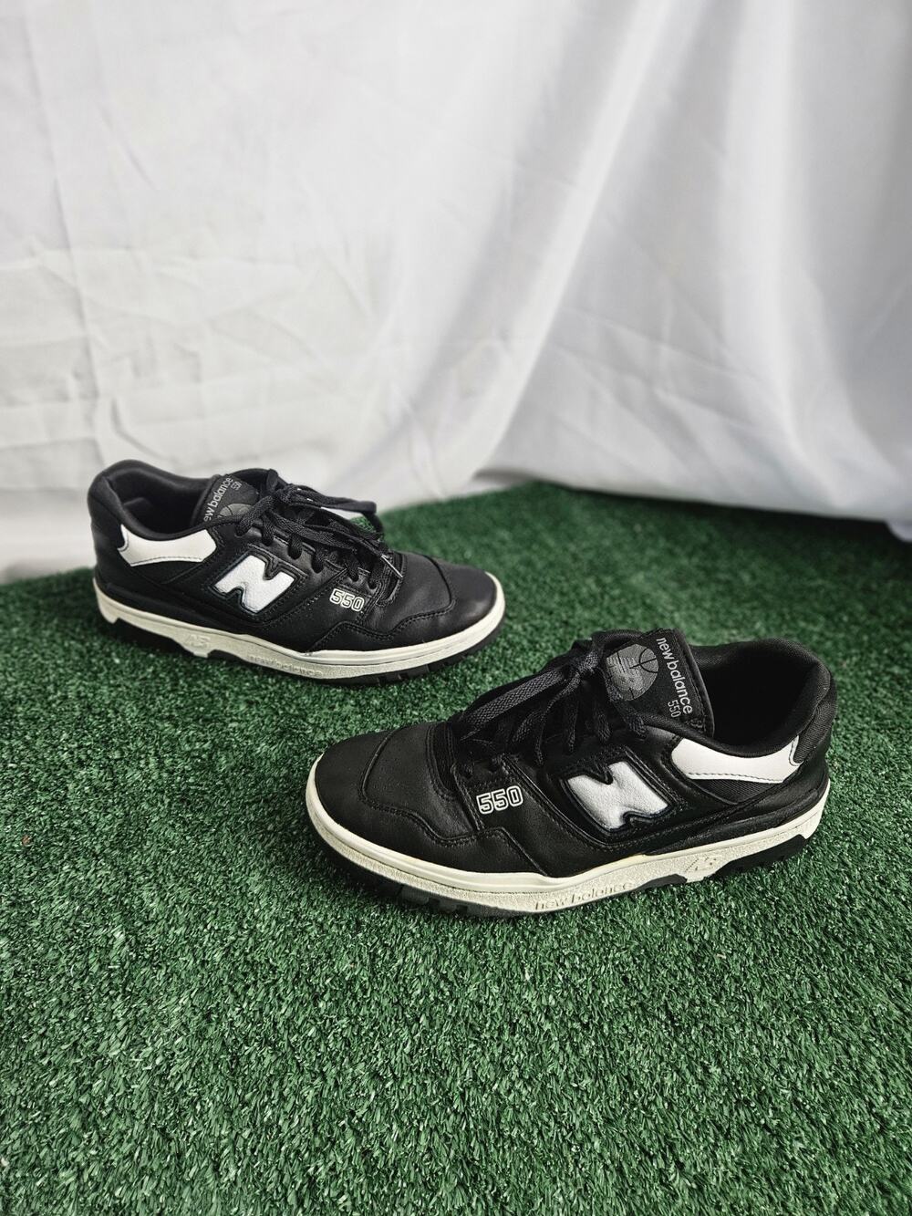 New Balance 550 Black/White Low Top Men’s Sneakers Casual Retro Size 10 D READ